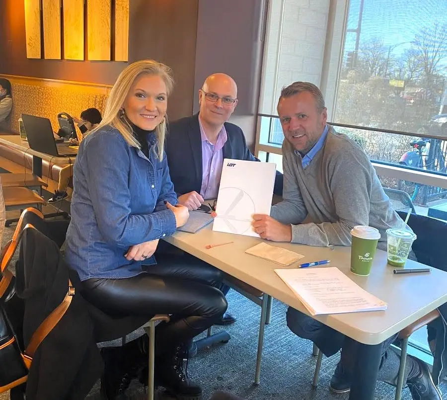 Ingressus signing the agreement with LOT Polish Airlines