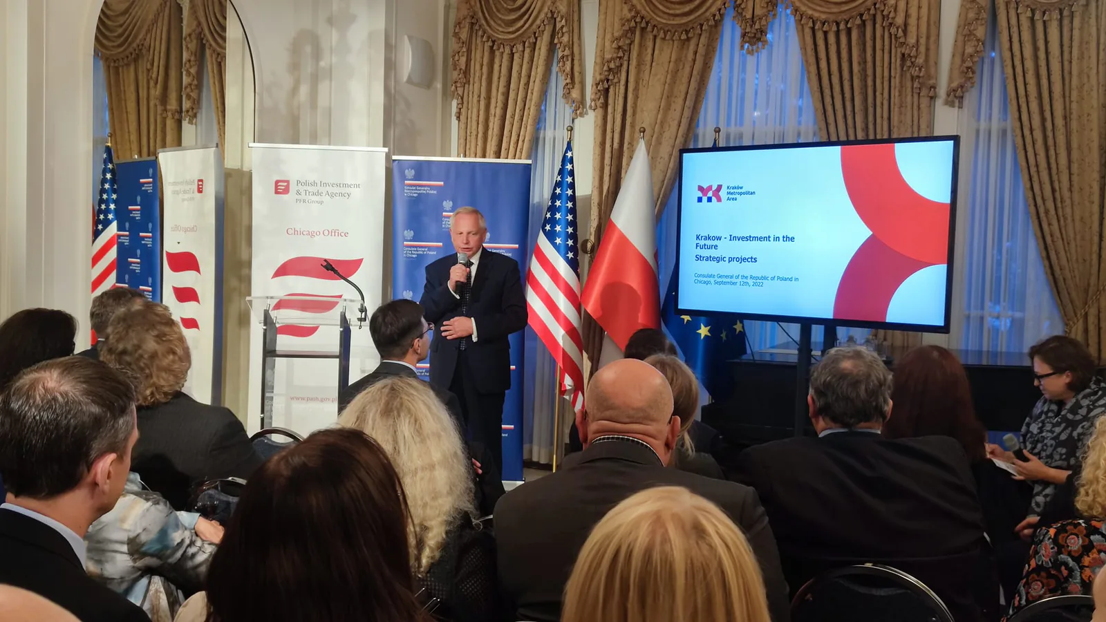 Speaker presenting Kraków, Investment in the Future at the Consulate General of the Republic of Poland in Chicago
